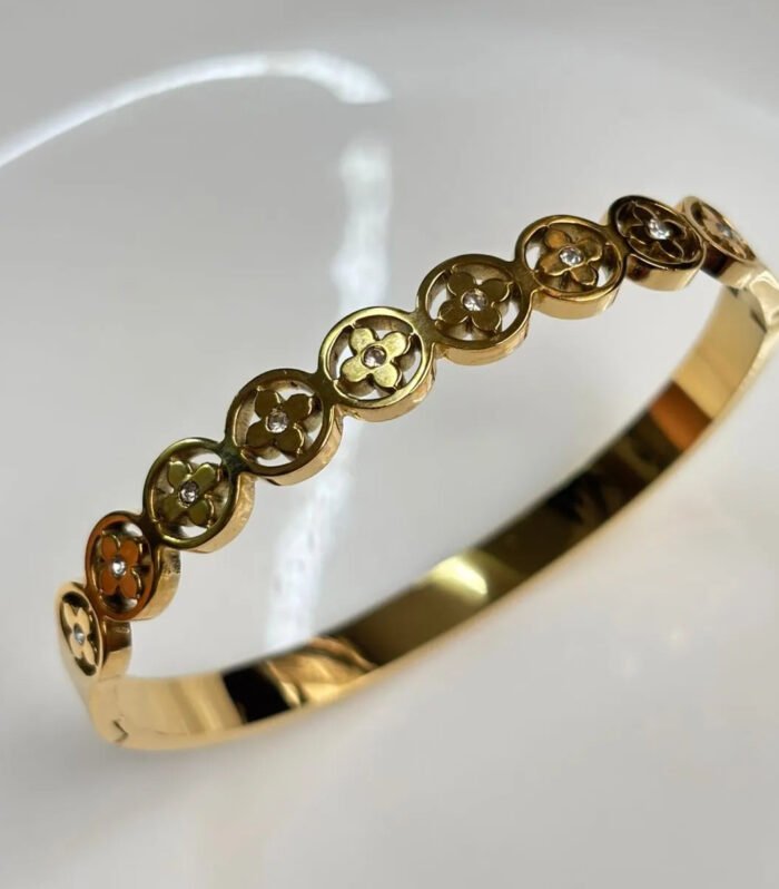 Elegant Gold Flower Kada