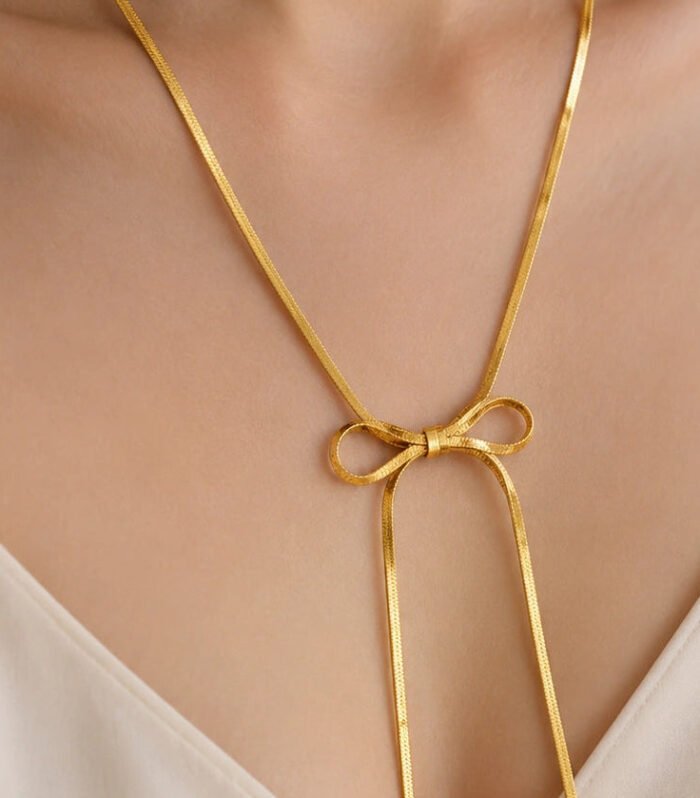 Veloura Bow Gold Necklace