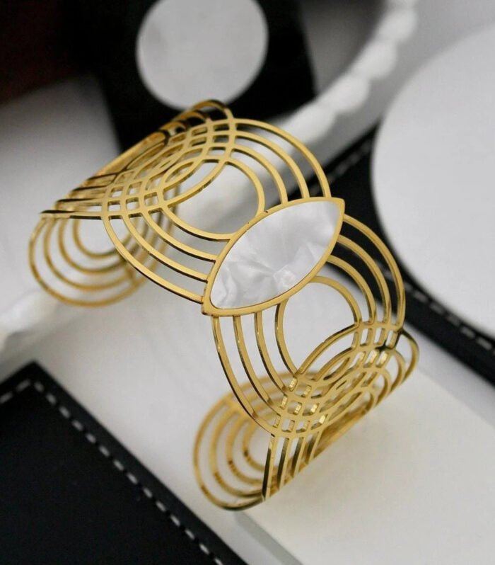 Aurelia Geo Pearl Gold Kada