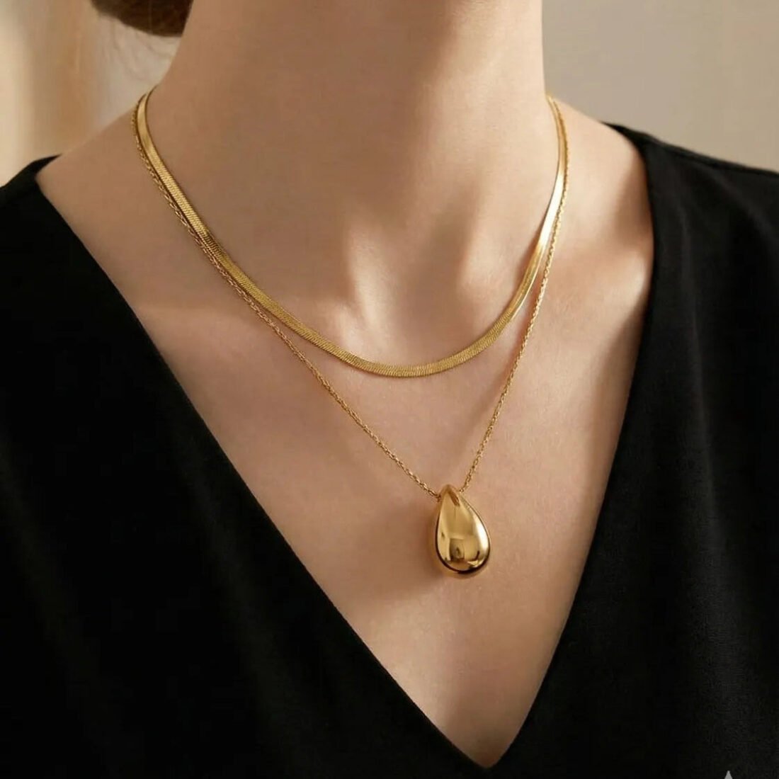 Golden Teardrop Pendant Necklace