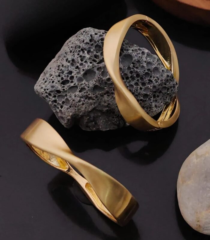Aurex Twist Minimal Gold Kada