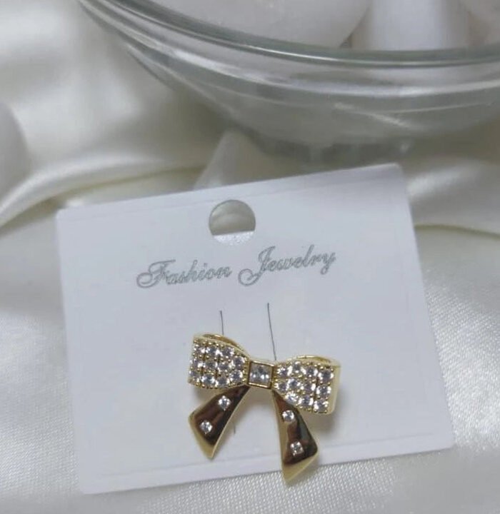 Bellora Crystal Bow Ear Cuff
