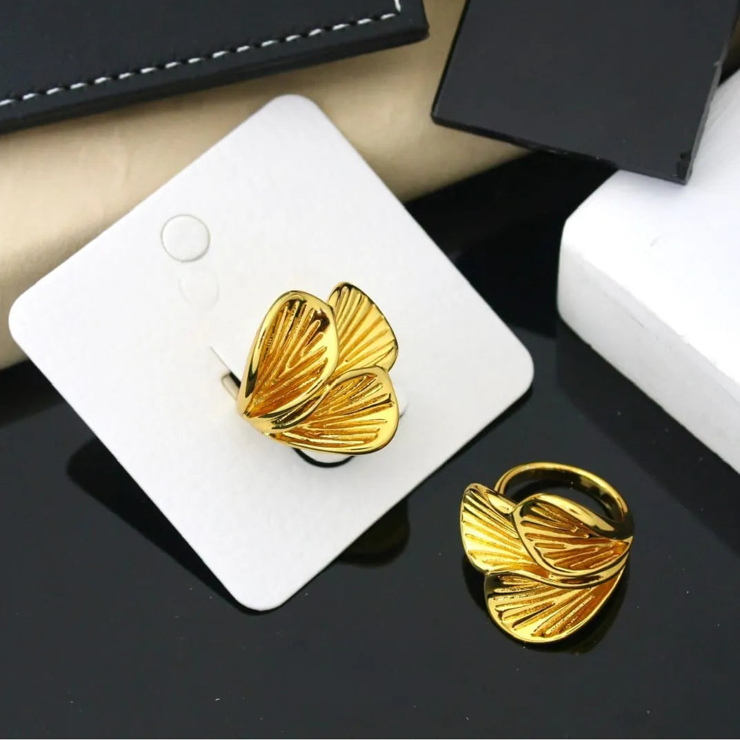 Flora Fan Petal Ring