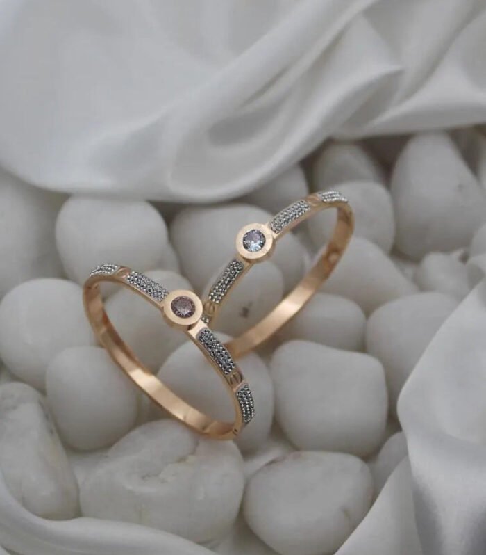 Rose Gold Elegant Center Stones kada