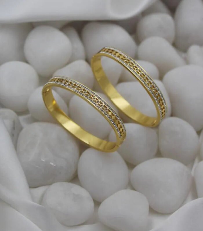 Diamond-Cut Detailing Gold Kada