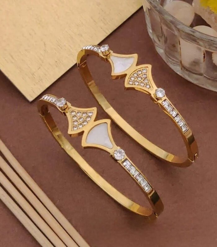 Diamond And Mother Of Pearl Detailing Kada
