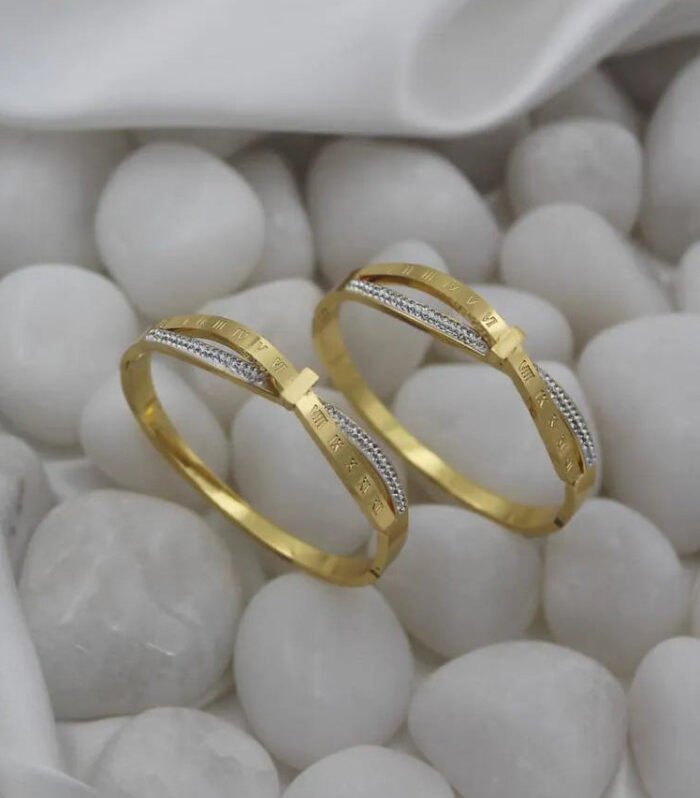 Engraved Detailing gold kada