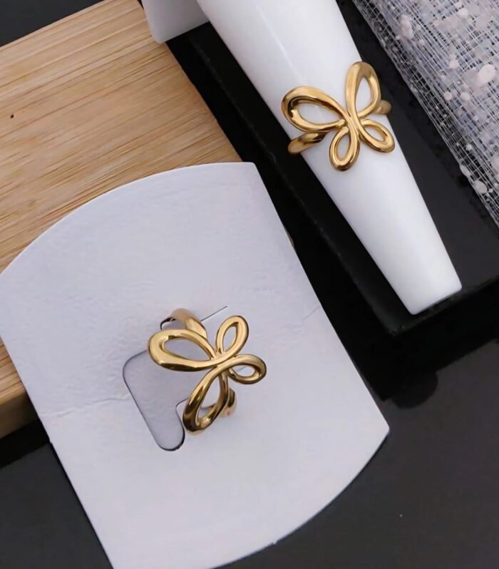 Elara Bow Sculpted Gold Ring