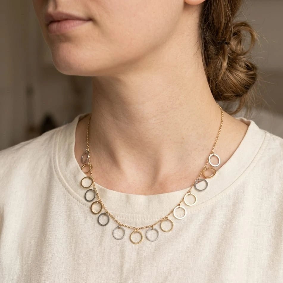 Elegant Circle Charm Tanmaniya