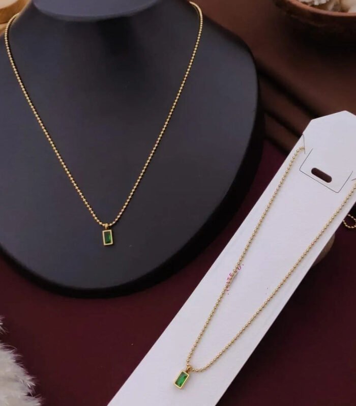 Emerald Glow Pendant Necklace