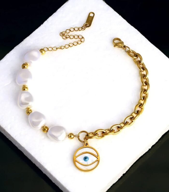 Nazelle Pearl Eye Bracelet