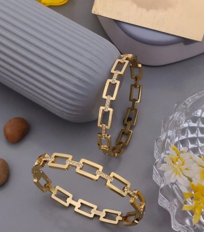Geometric Link Luxe Gold Kada