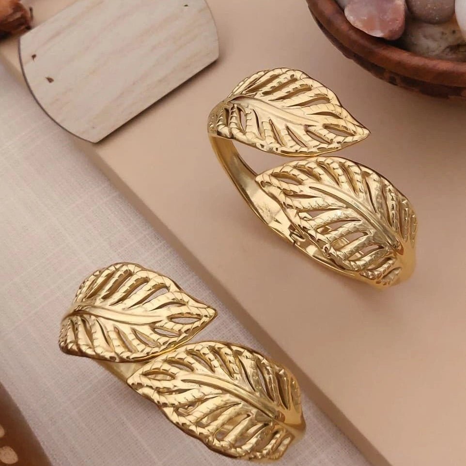 Golden Leaf Embrace Kada