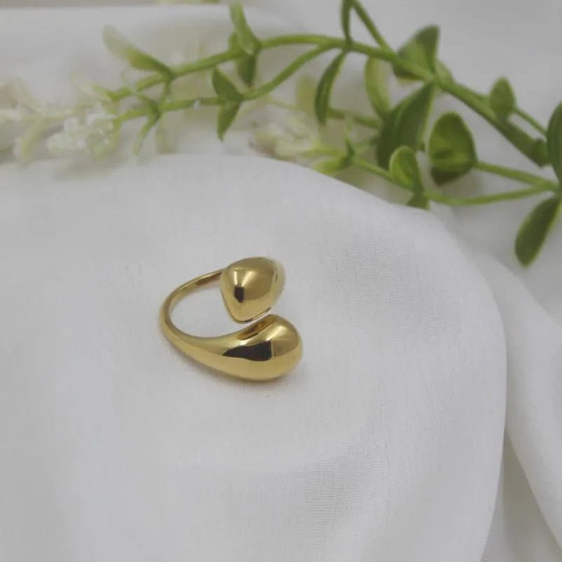 Golden Amaz Elegant Ring