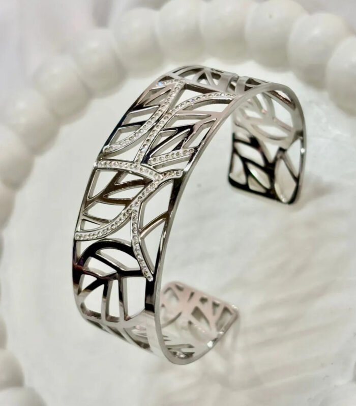 Leaf Pattern Diamond Silver Kada