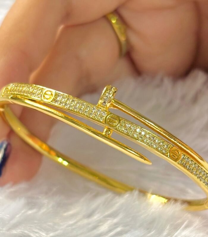 Luxe Crystal Nail Kada