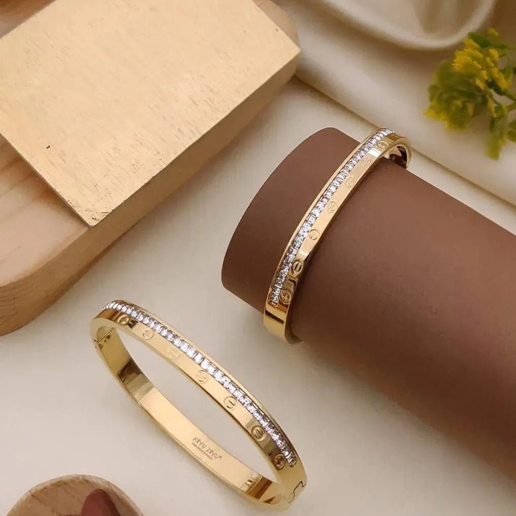 Minimal Crystal Line Gold Kada