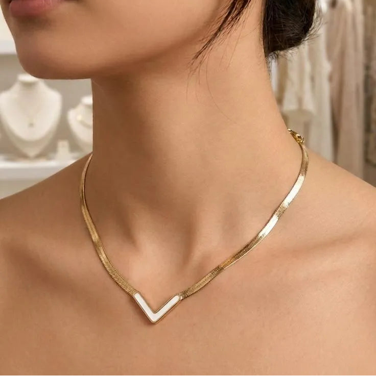 Minimal V Herringbone Necklace