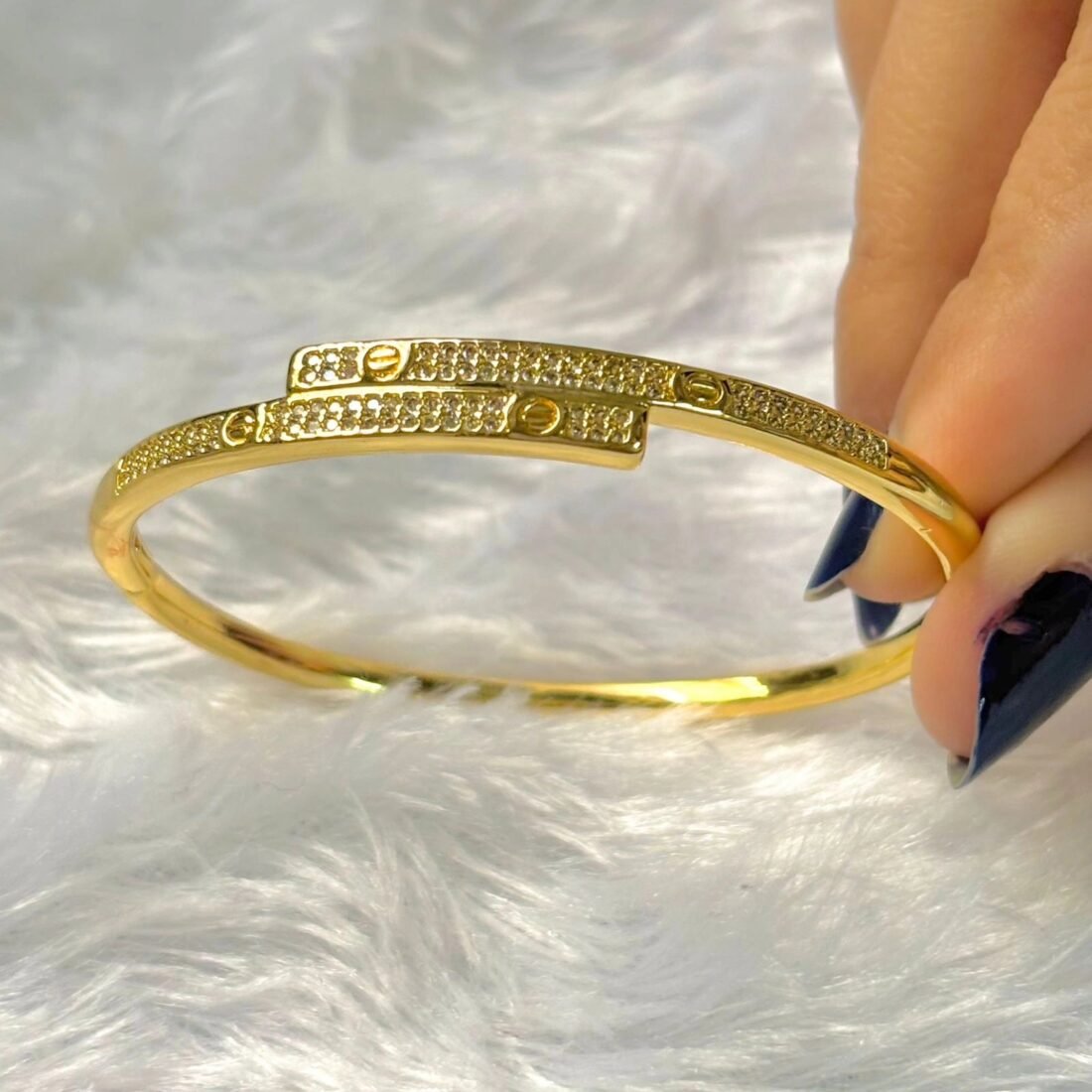 Modern Crystal Lock Kada