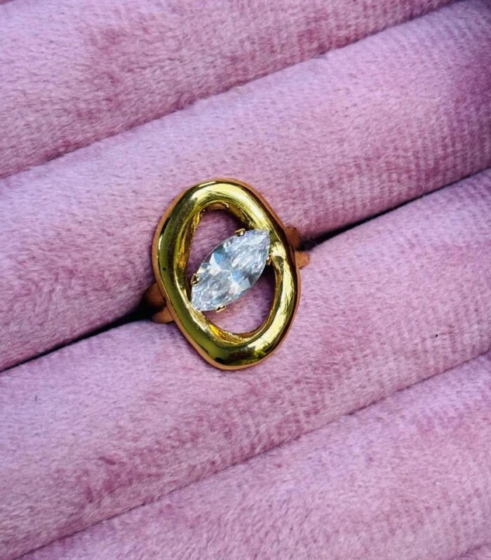 Oval Luxe Crystal Ring