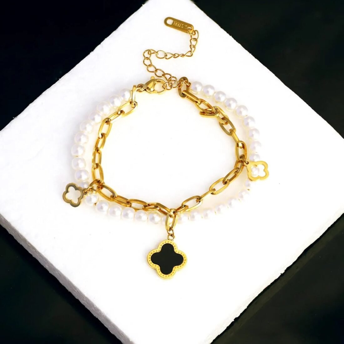 Luné Clover Pearl Bracelet