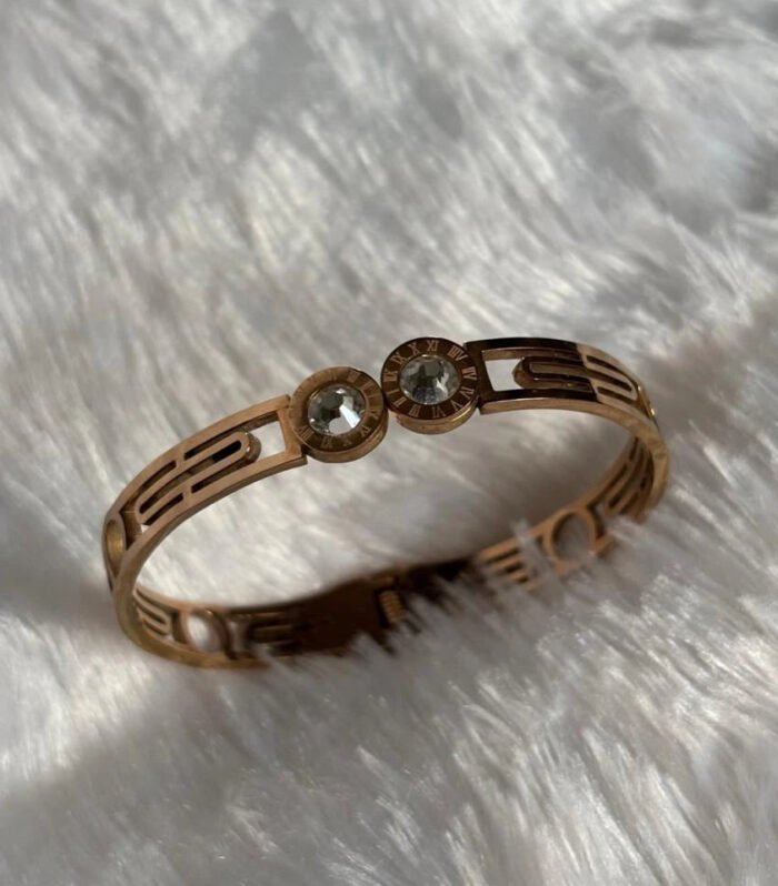 Royal Crystal Roman Kada