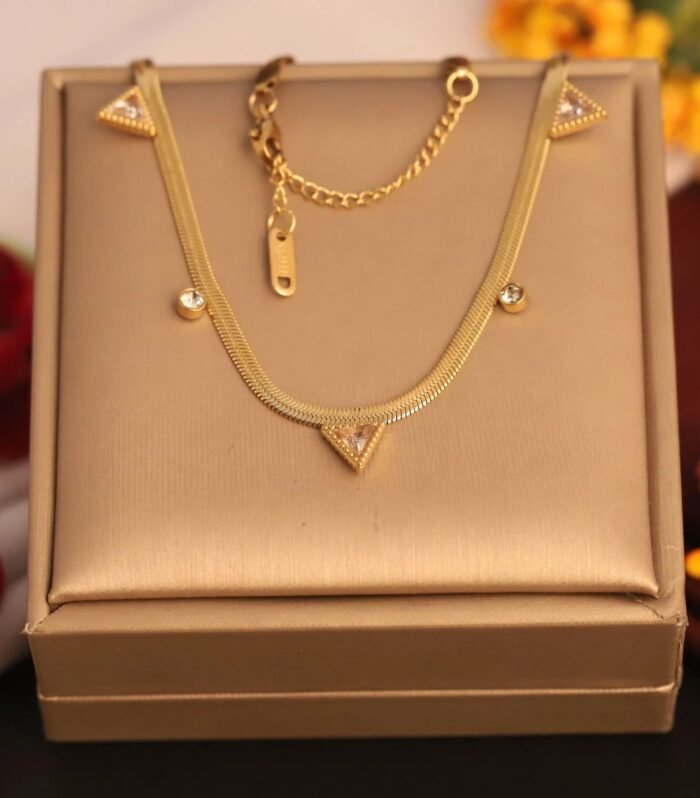 Royal Triangle Glow Tanmaniya