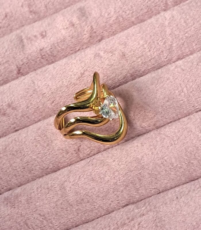 Wave Heart Crystal Gold Ring