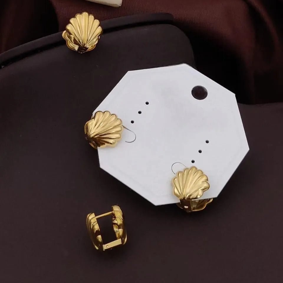 Gold Shell Pattern Hoop Earrings